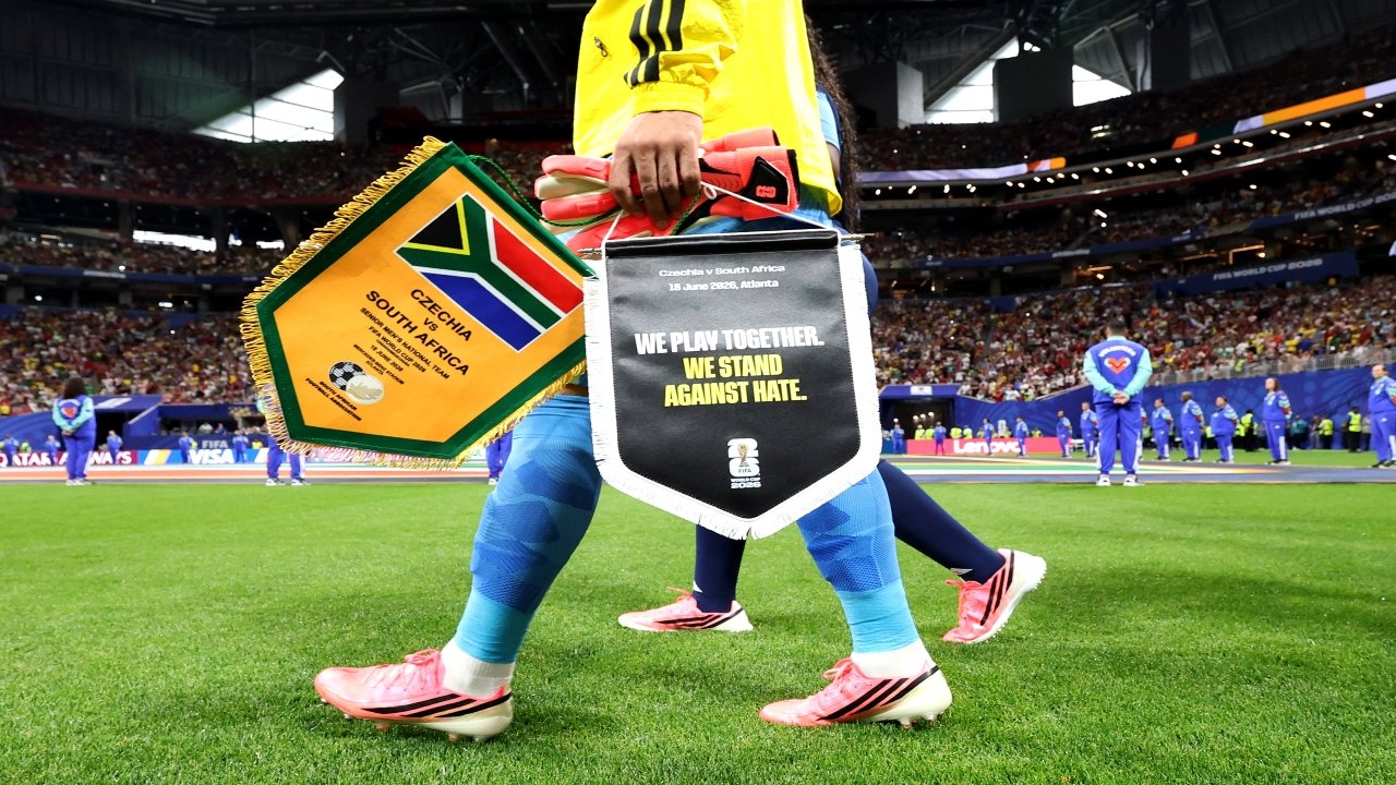 Con banderines especiales capitanes del Mundial conmemoran Día Internacional contra discurso de odio