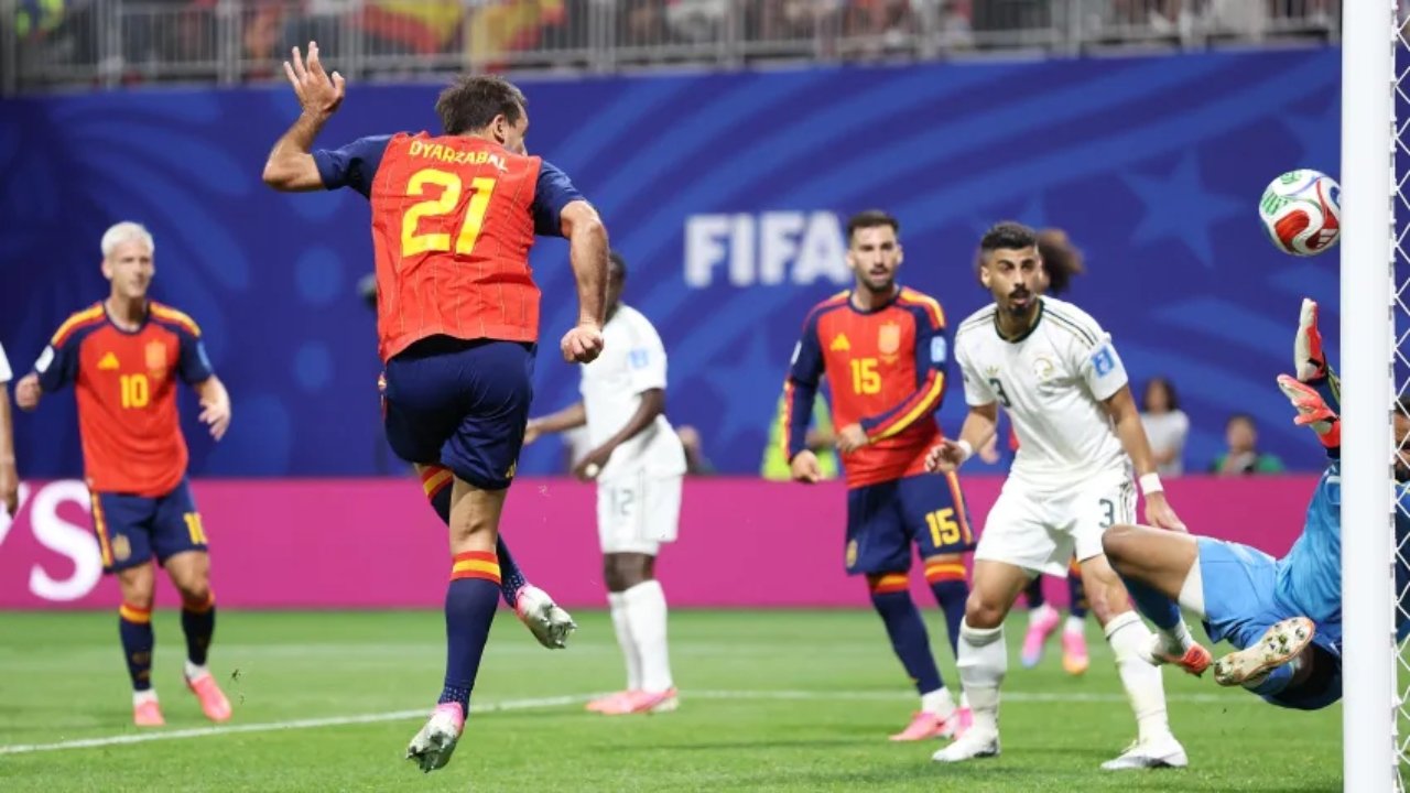 España rugió con fuerza y triunfó 4-0 ante Arabia Saudita